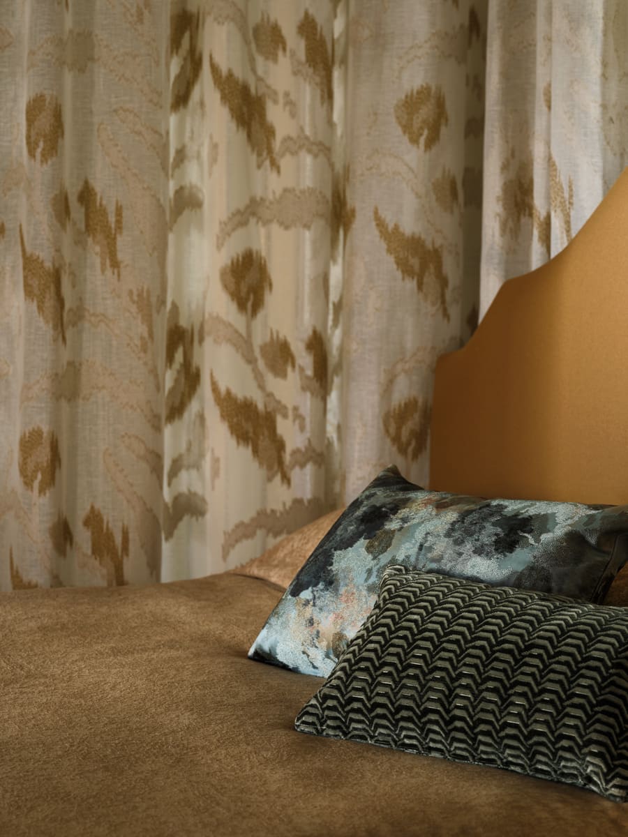 Close up cojines cama CHANTILLY